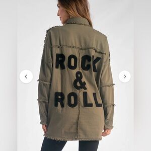 🚨💚🖤 NWT ROCK & ROLL ELAN size Small (fits Medium) khaki & white utility shacket